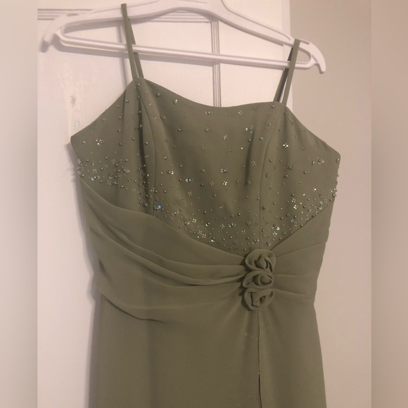 Avalon Spaghetti Strap Sage Green Formal Dress with Sequin Embellishments S 12 - Picture 1 of 8